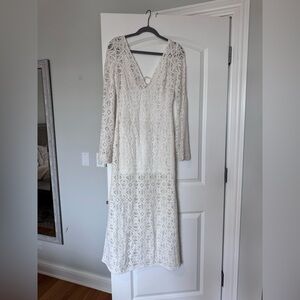 Chic Ivory Lace Long Sleeve Dress